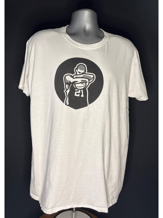 Gildan Other - San Antonio Spurs Tim Duncan #21 Legendary Basketball White T-Shirt 2016 Mens XL